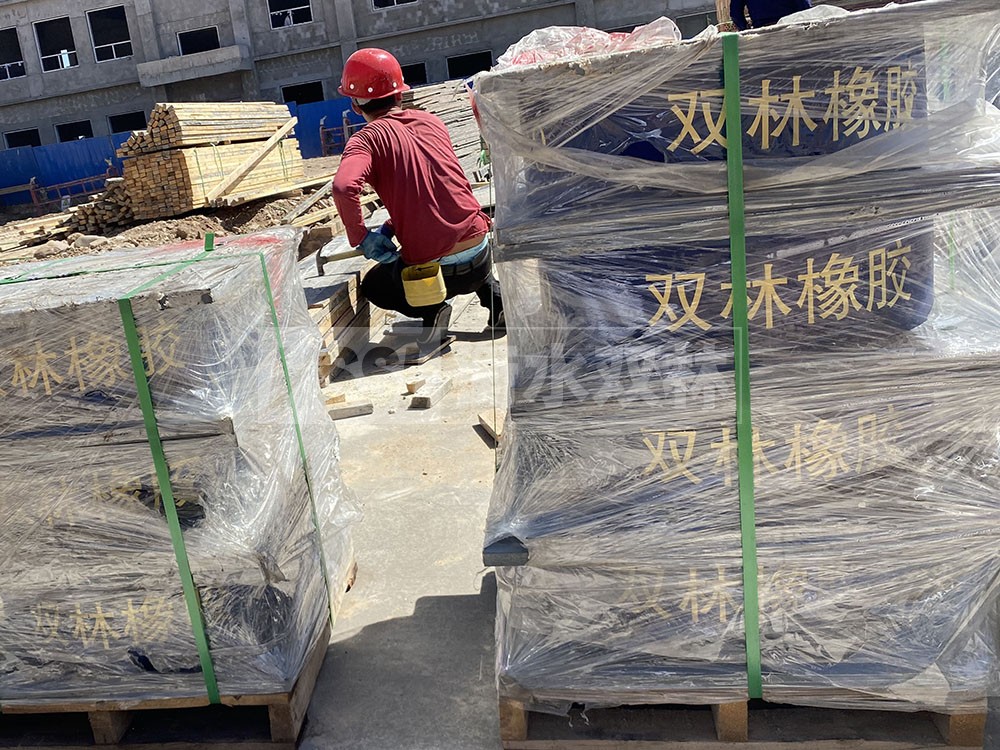 LNR隔震支座800(II型)生产厂家 工程支座 LNR(H)-D620X179橡胶隔震支座生产厂家